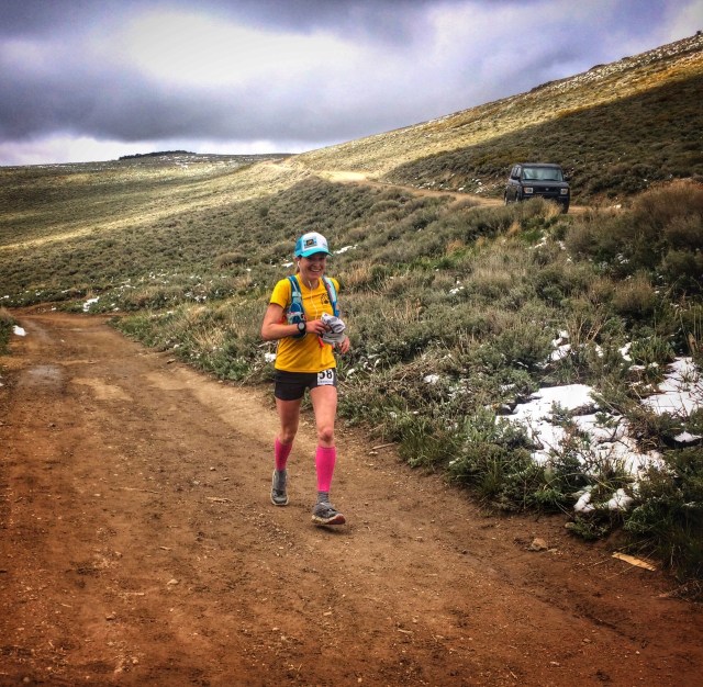 running into the Peavine Aid Station. Photo by Helen Pelster